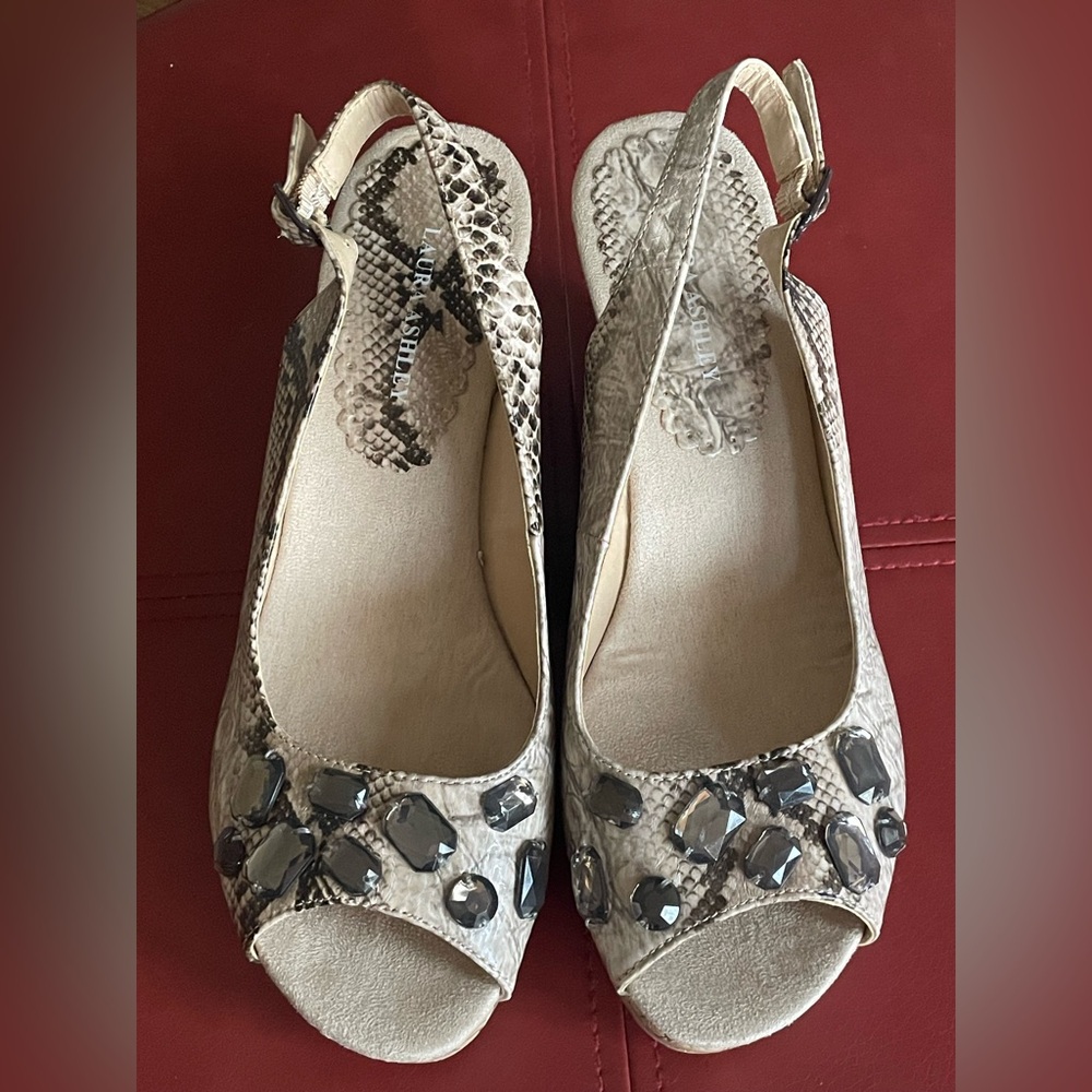 Laura Ashley cork wedge slingback sandal faux snake skin tan black women’s 7.5